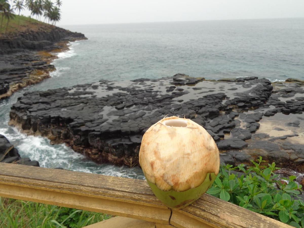Santos'S House Hotel Sao Tome Exterior photo